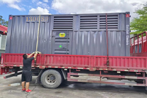 1000kw發(fā)電組發(fā)往市區(qū)提供臨時電力